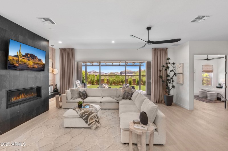 10-web-or-mls-21315-n-59th-ter