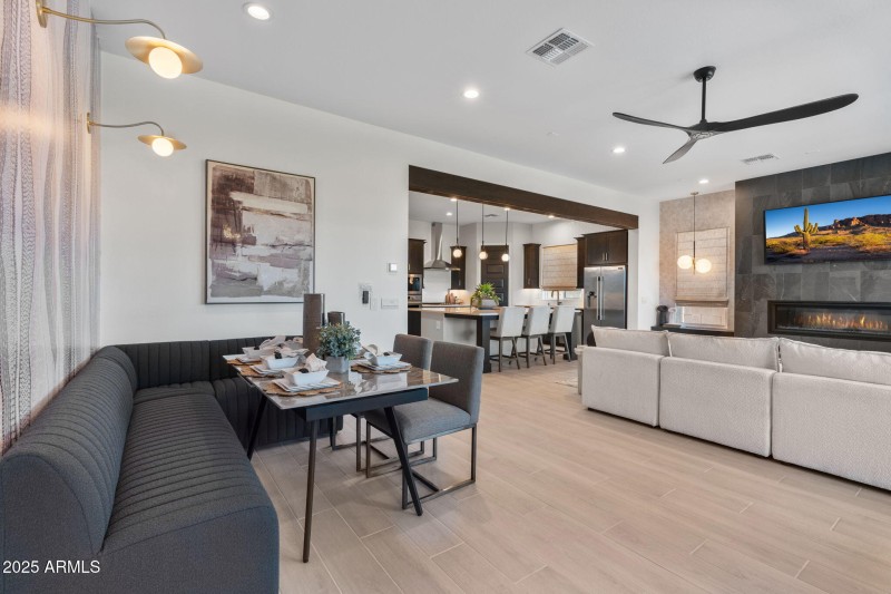 11-web-or-mls-21315-n-59th-ter