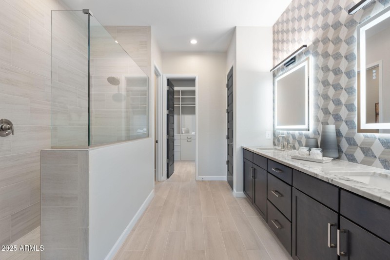 29-web-or-mls-21315-n-59th-ter