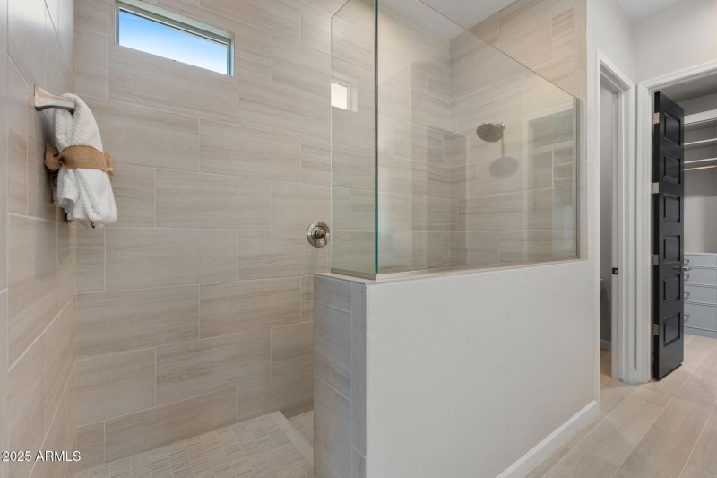 32-web-or-mls-21315-n-59th-ter