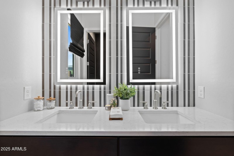 43-web-or-mls-21315-n-59th-ter