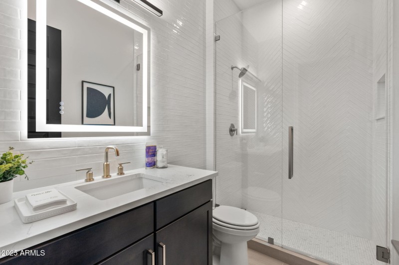 48-web-or-mls-21315-n-59th-ter