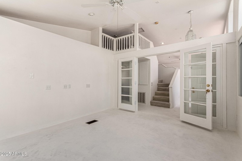 2nd story room/office