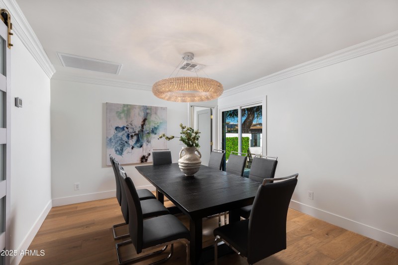 FORMAL DININGROOM