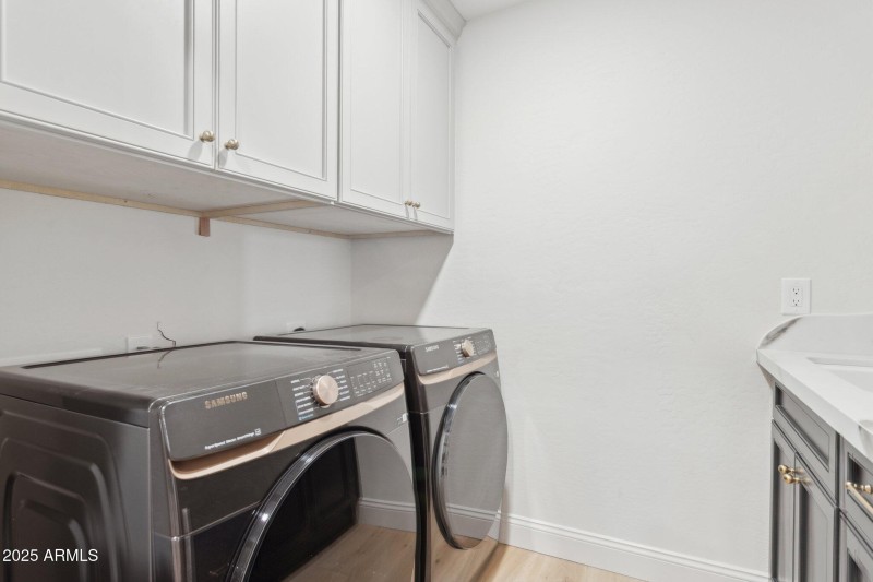 High end washer and dryer