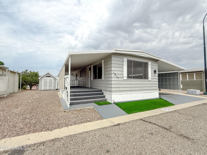 Large Lot w/ 2 storage shed