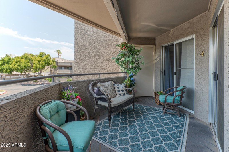 1720 East Thunderbird Road-large-021-026