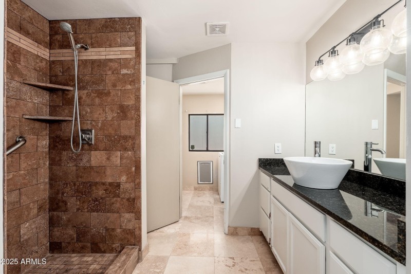 3002 E Glenrosa Ave, 07-10 - 17