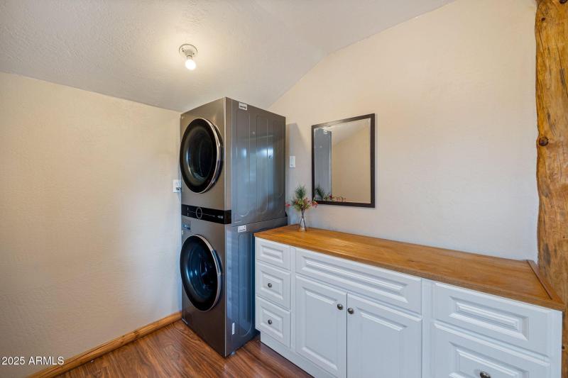 LAUNDRY OFF MASTER BEDROOM