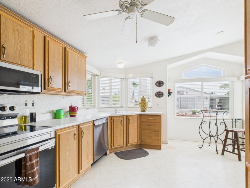 CAM03379G0-PR0133-STILL014