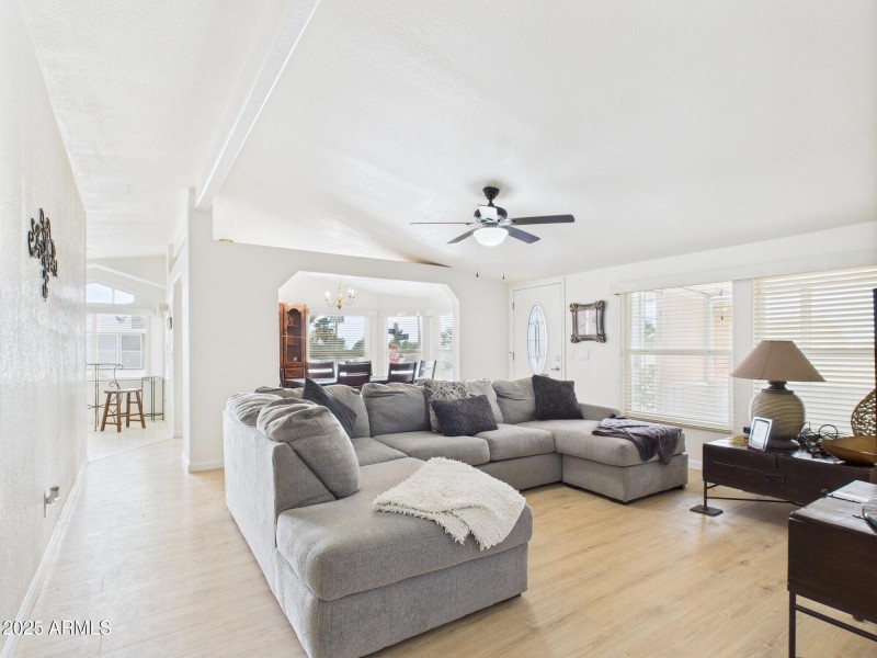 CAM03379G0-PR0133-STILL023