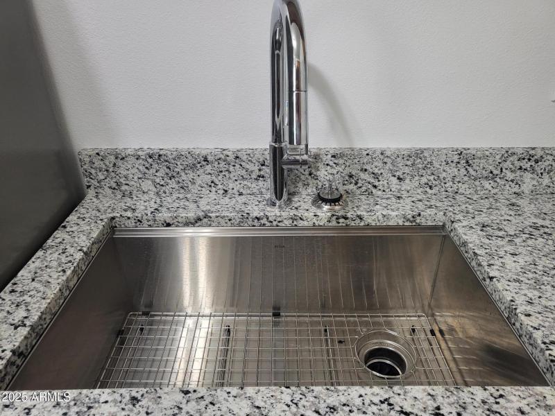 DEEP WIDE SINK