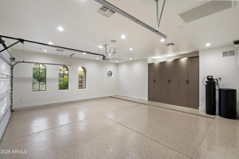 Temp-Controlled Garages