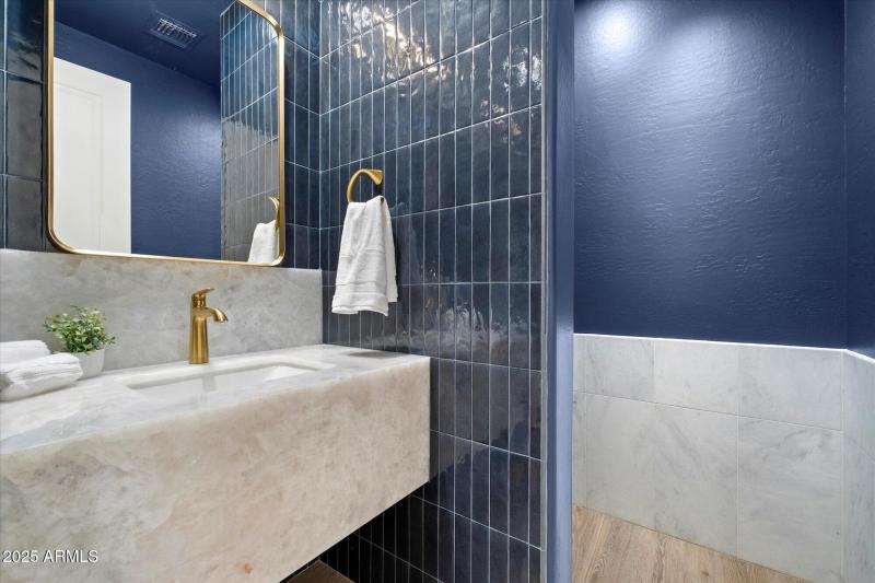 Luxurious Powder Bath