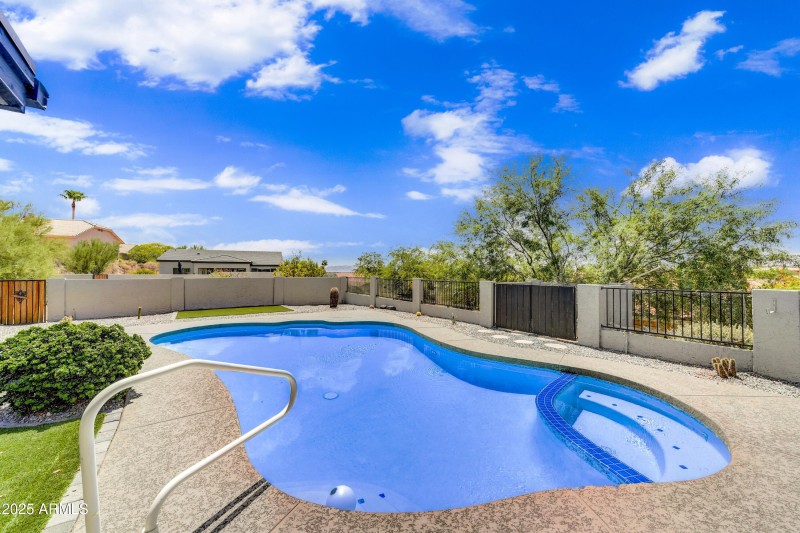 024_Pool Entry