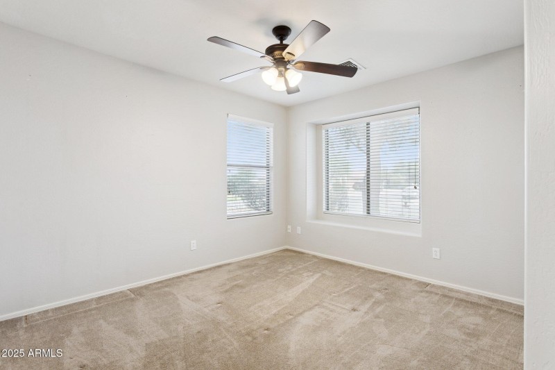 25-web-or-mls-46179-w-starlight-dr