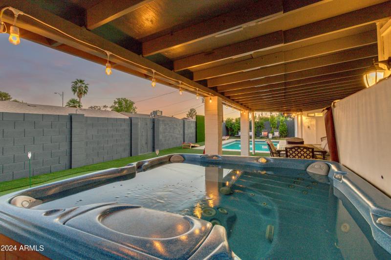 devonshire_hottub