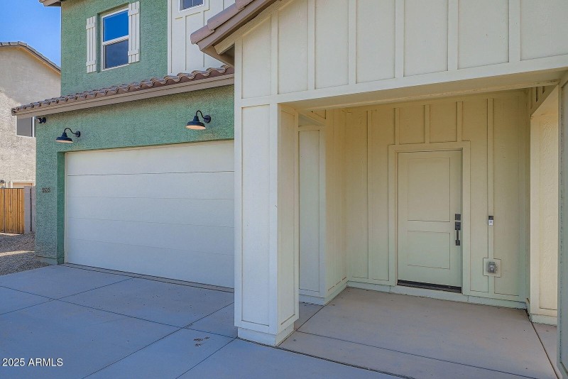 5 - 5523 - Front Door