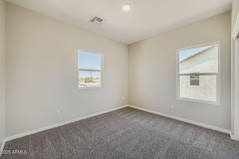 20 - 5523 Guest Room 2