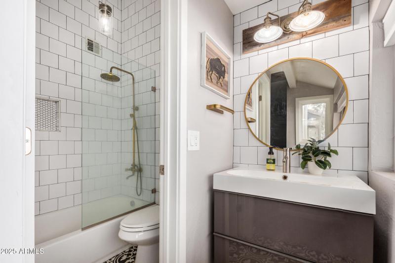 3434 N 11th Street 5