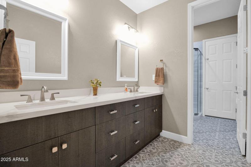 27-web-or-mls-P1279290