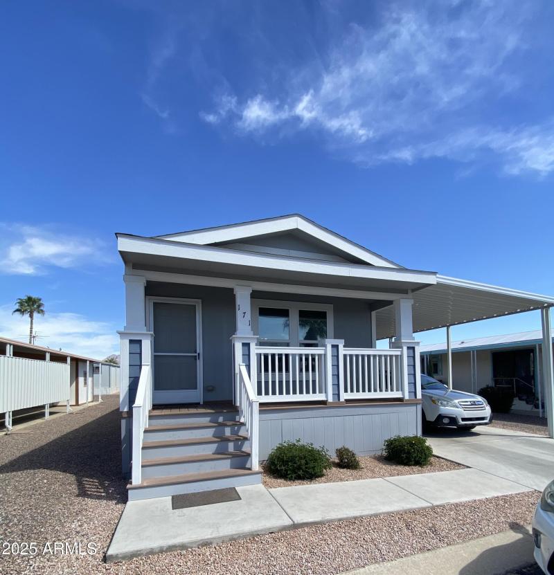 House front yanuzzi pic 1