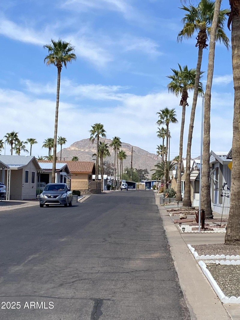 Front street view 11101 e university