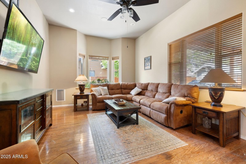 21-web-or-mls-FA9A6170