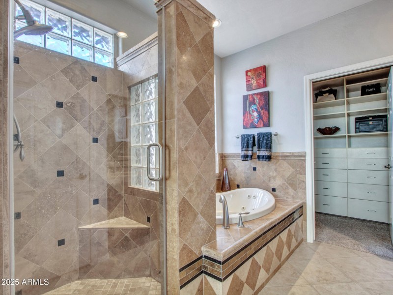 11-Primary-Bath-&-WIC-(1)