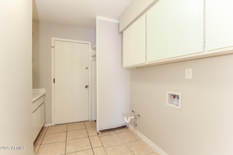 017-photo-laundry-room-14716047