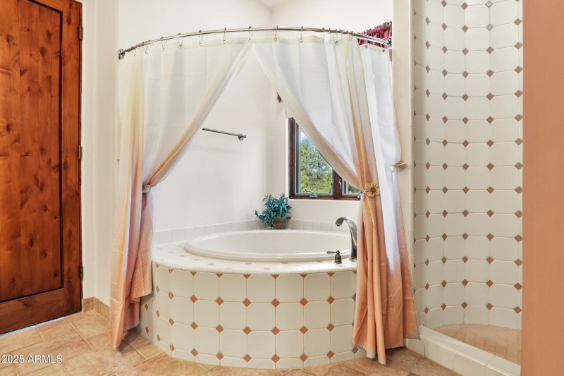 Master Bathroom Garden Tub