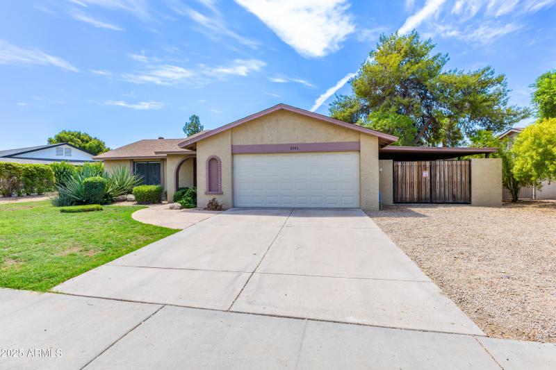 8943 E Friess Dr-1