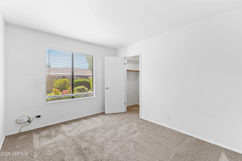 8943 E Friess Dr-25
