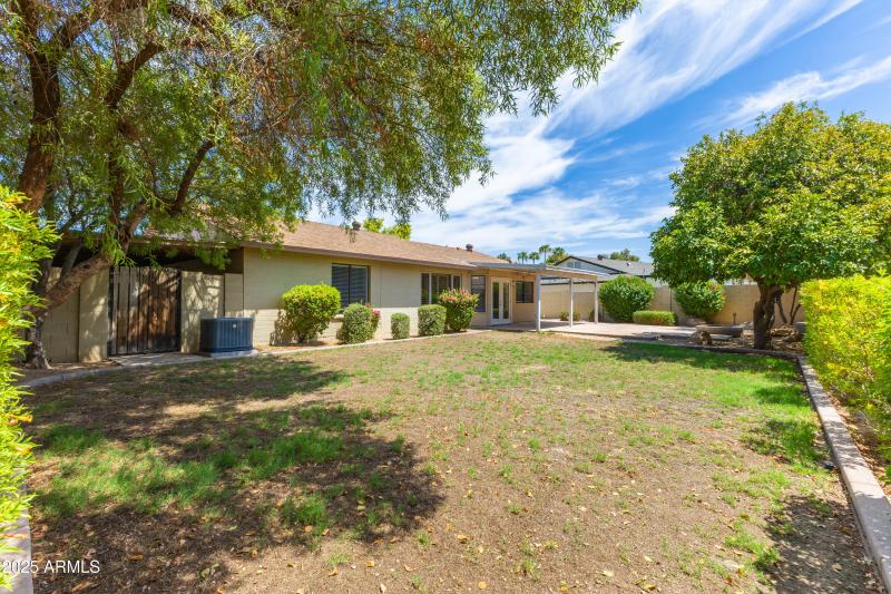 8943 E Friess Dr-36