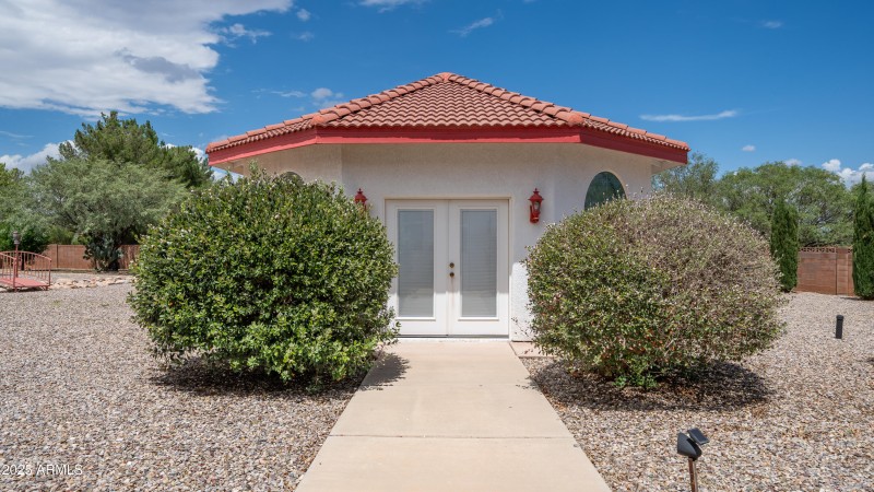 Exterior - 2661 E Eagle Rock Dr-11