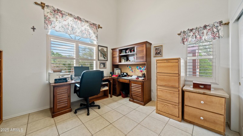 Interior - 2661 E Eagle Rock Dr-23