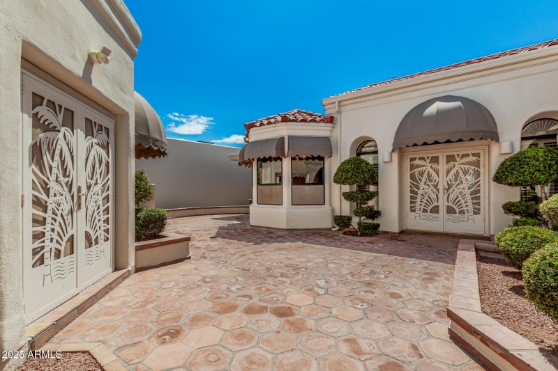 08 Casita & Courtyard