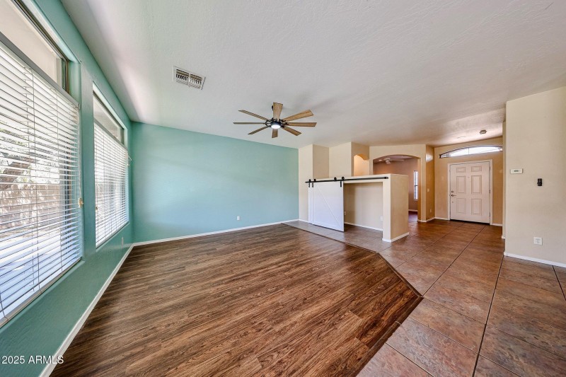 Open & Bright Layout