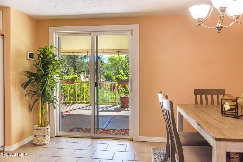 Indoor / Outdoor Living