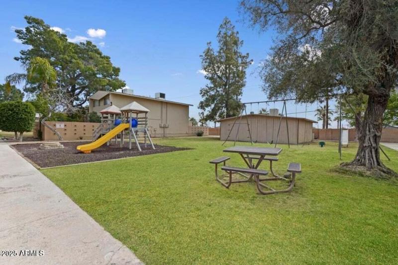 PLAY AREA