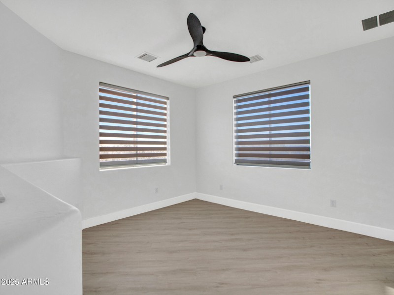 08-Bedroom-suite-(2)