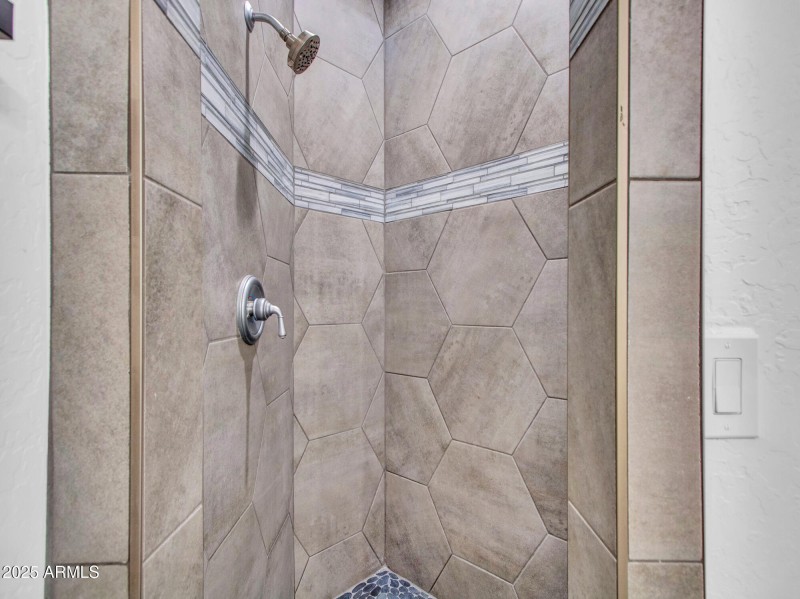 08-Bedroom-suite-(6)