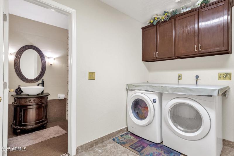 23-web-or-mls-735-e-geronimo-st