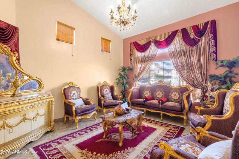 10-web-or-mls-735-e-geronimo-st