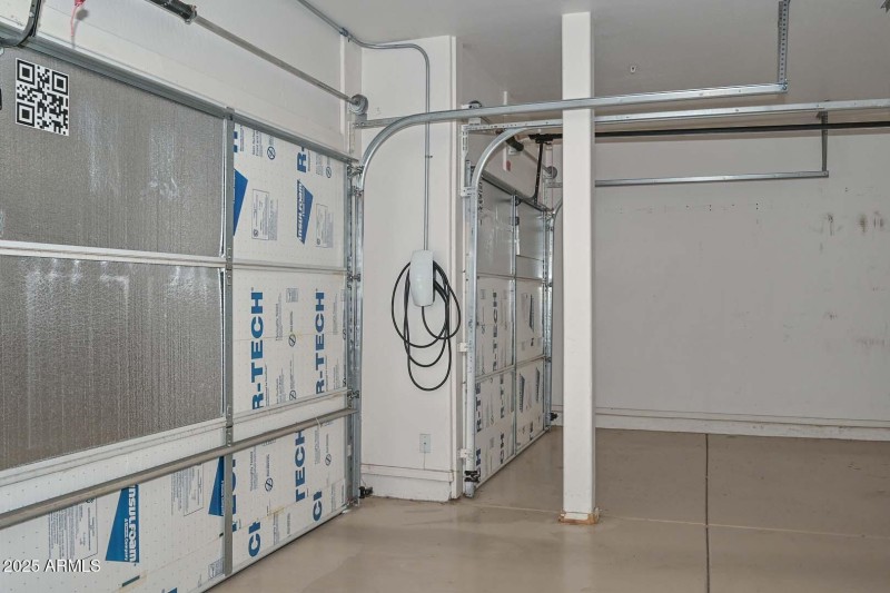 Garage-Charging Station