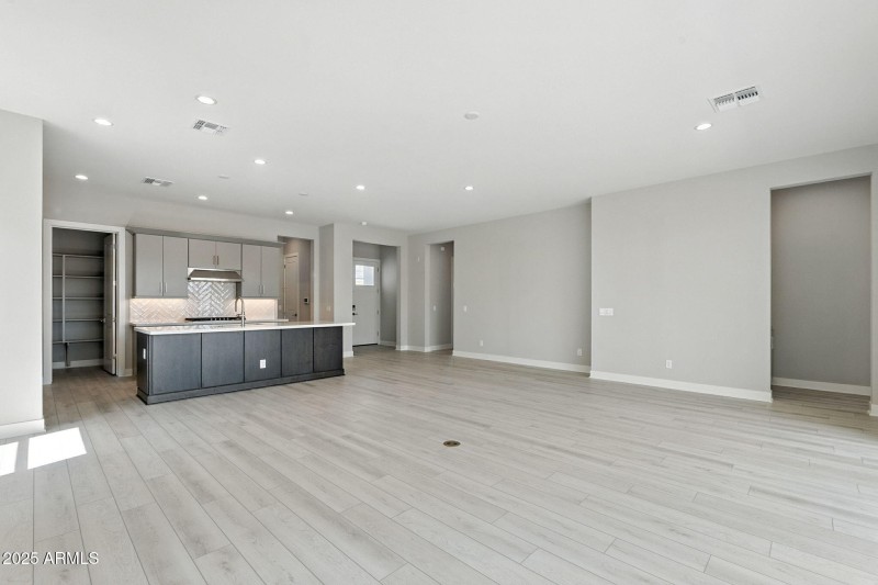 7-web-or-mls-Middlebury-7