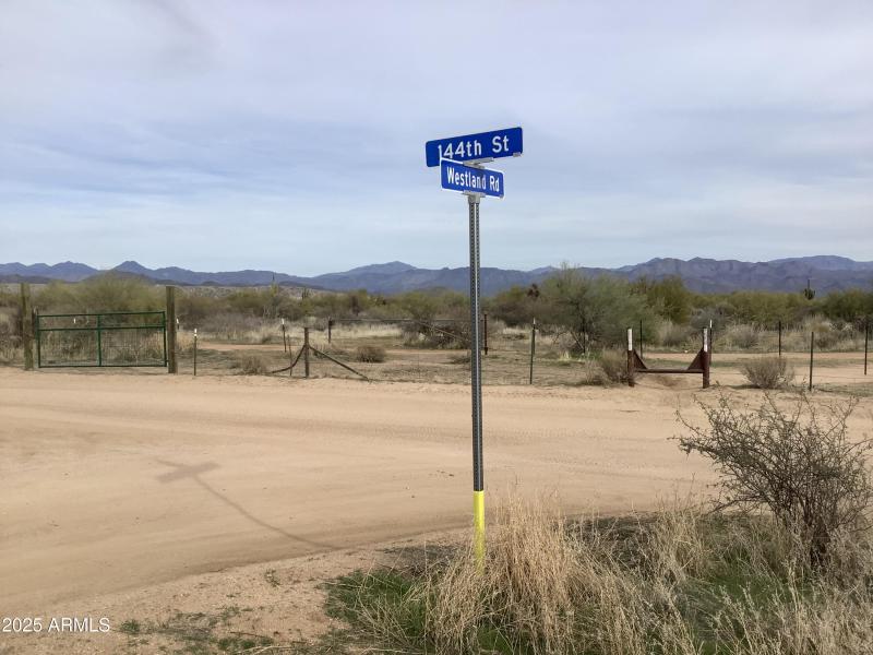 0971AA39-6DF4-450A-8907-D99A4A2A8122