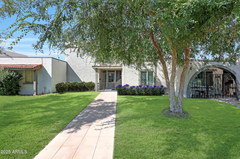 Beautiful front yard