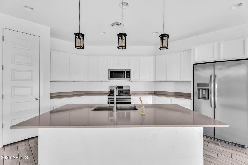 10-web-or-mls-Wiley Way-10