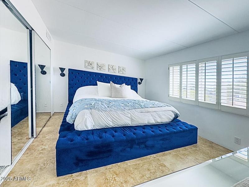 KING SIZE BED